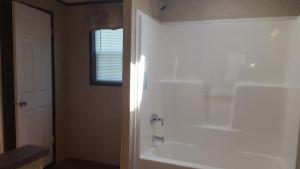 Master tub/shower