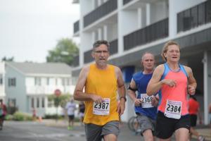 Kirk Knestis and Laurene Johnson head to the finish line.