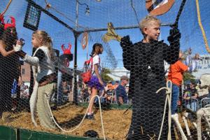 Kids are trapped in a large crab pot on the Count Crabula’s Reversal of Fortune float. RON MACARTHUR PHOTO