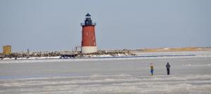 Although the area along the shoreline of Delaware Bay is frozen, it’s not wise to venture out on the ice. RON MACARTHUR PHOTO