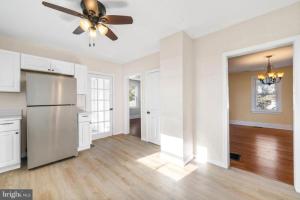 Original Hardwood Floors, 1st floor