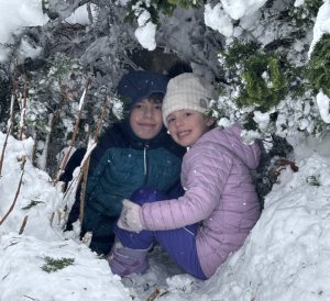 Brooks and Juliette Gordon are hard at work on their igloo in Lewes.