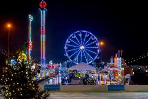 Winter Wonderfest Light Spectacular Christmas Village Cape